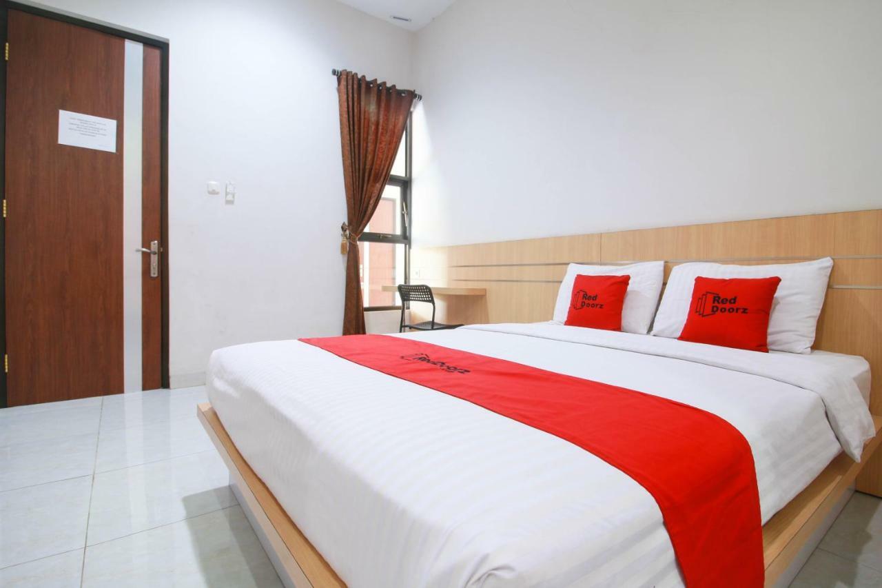 Reddoorz Syariah Near Universitas Jenderal Soedirman Purwokerto Ngoại thất bức ảnh